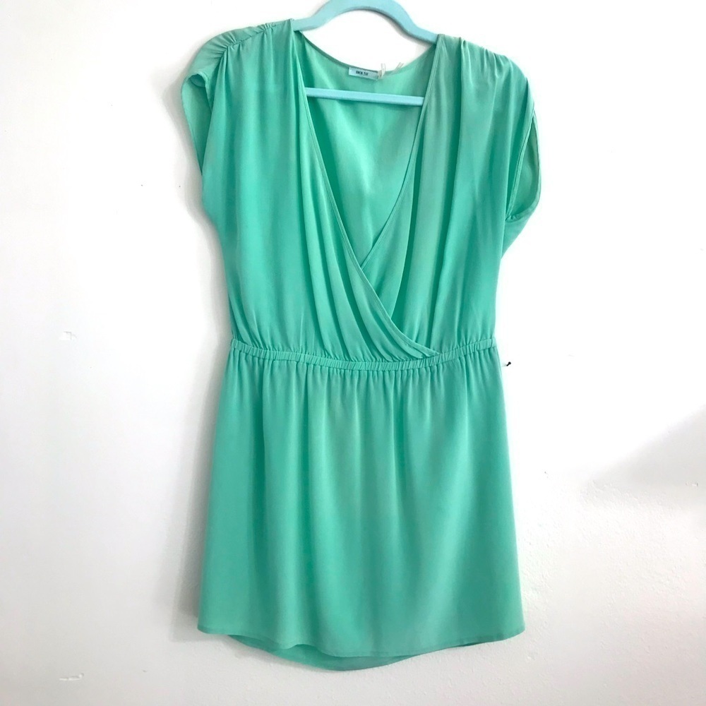 Kimchi blue mini dress 100% silk size small mint green